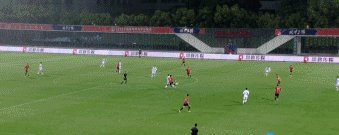 体育直播-中甲首轮再现巨大争议 贵州4个进球3个被吹